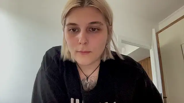 Ella_Bloom webcam