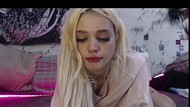 emiliameowrrr webcam