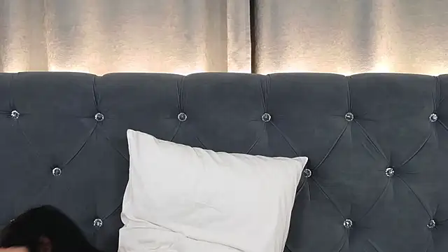 VikkyVonn webcam