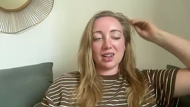 arielsweetieee webcam