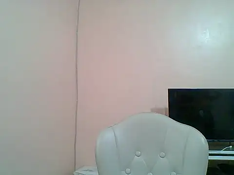 Pretty-Gloww webcam