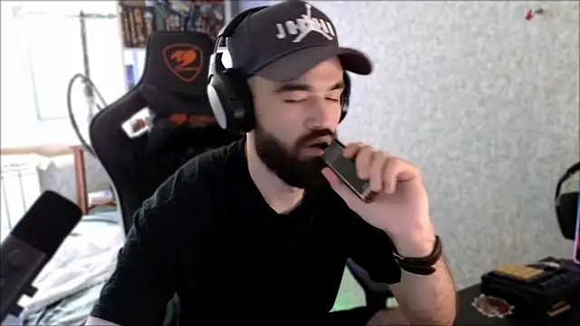 _Serious_Man webcam
