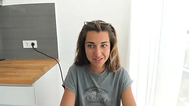 summmmersky1 live cam on StripChat
