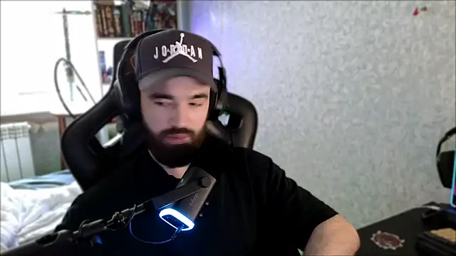 _Serious_Man webcam
