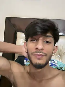 ronnnnn718 live sex cam
