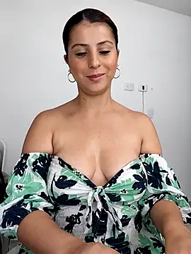 Nahiajhonson_ webcam