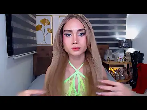 JuicyCockThea webcam