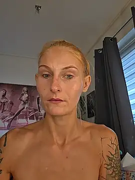 LessiaMia webcam