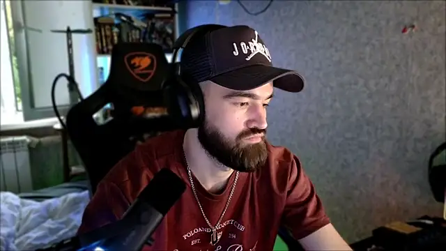 _Serious_Man webcam