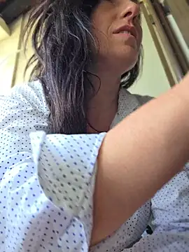 Risky_woman Live Web Cam Show