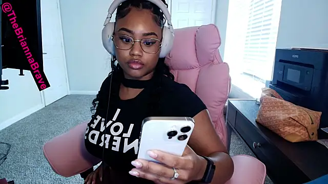 BriannaBrave Live Web Cam Show