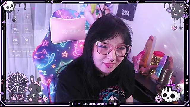 LiloMoon69 webcam