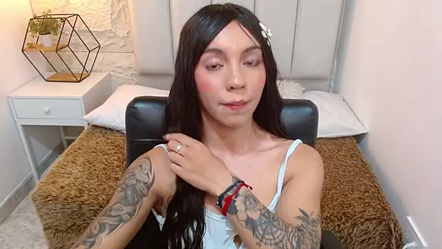 camilah_tk webcam
