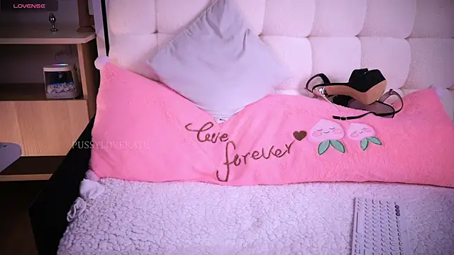 Pussylovekate Live Web Cam Show