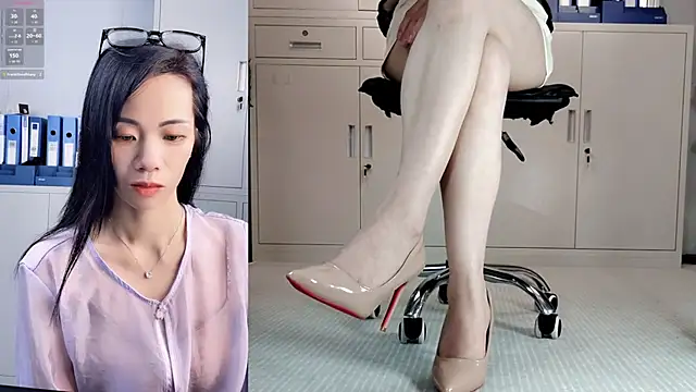 Lynnalltop-165-KeKe webcam