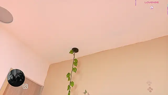 angelicaa_garcia webcam