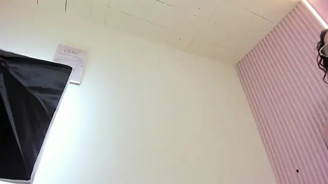 CharlotAura webcam
