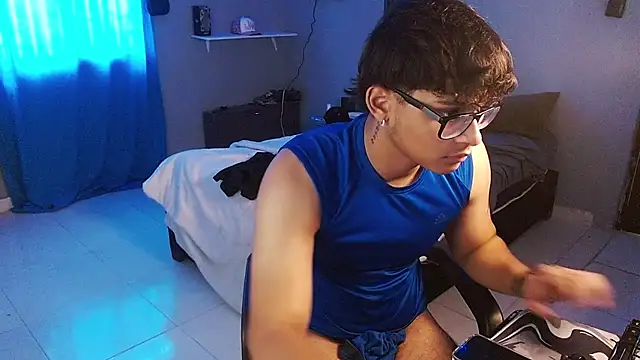 Mr_yisuzz webcam