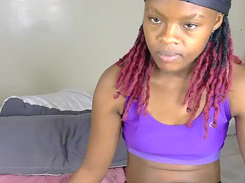 Nicole_ness webcam