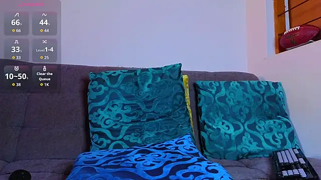 Lucien_Crow webcam