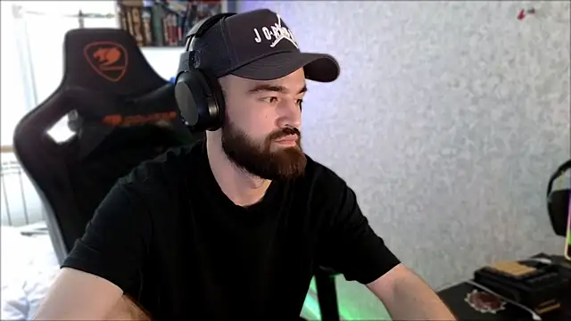 _Serious_Man webcam