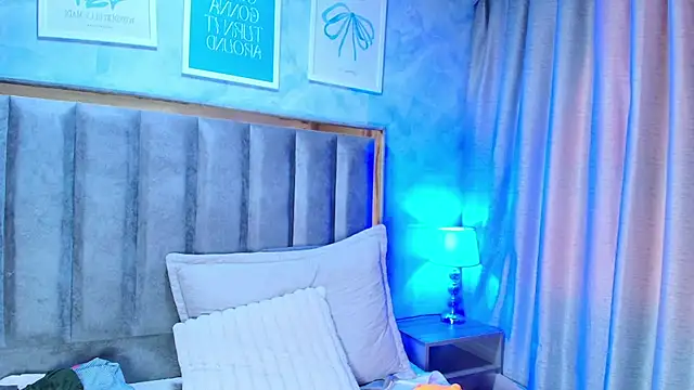 amy_swann live cam on StripChat