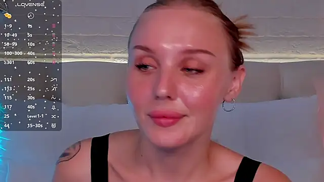 LianaFord live cam on StripChat