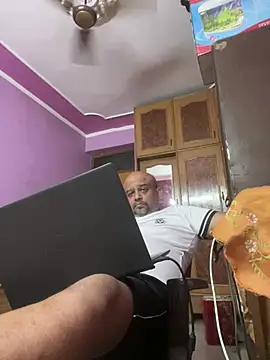 Dick_6inches_Delhi webcam