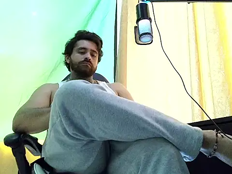 aronmiller404 webcam