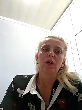 MiaLove183 webcam