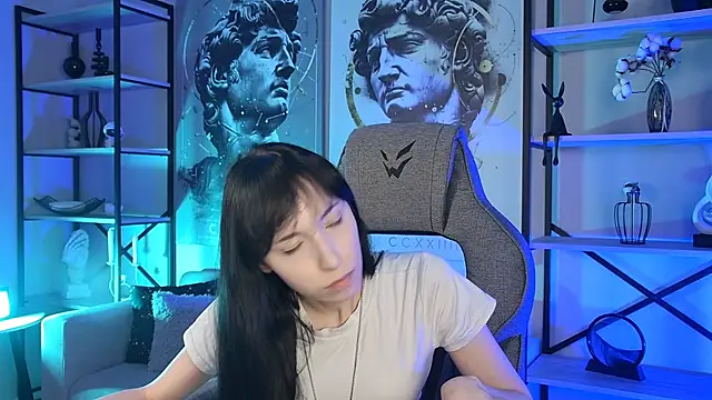 SeraphineSparda webcam