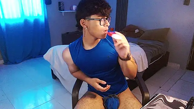 Mr_yisuzz webcam