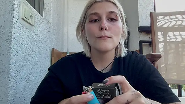 Ella_Bloom webcam