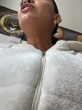 Sara-77 webcam