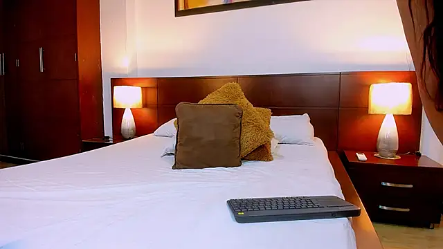 Karen_Celeste3 webcam