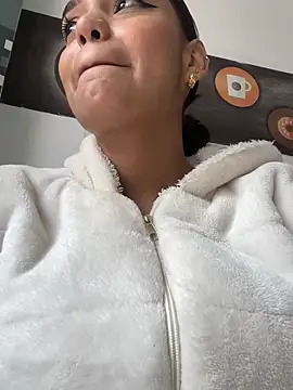 Sara-77 webcam