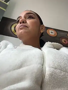 Sara-77 webcam