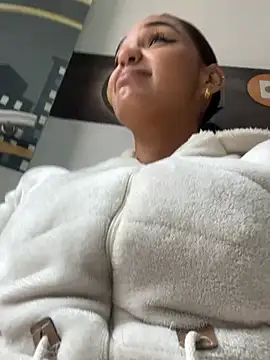 Sara-77 webcam
