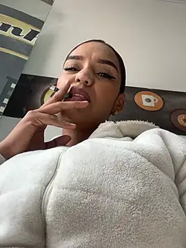 Sara-77 webcam