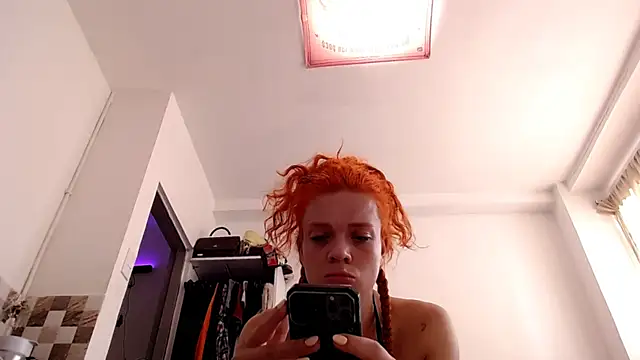 saara_johnson496 webcam
