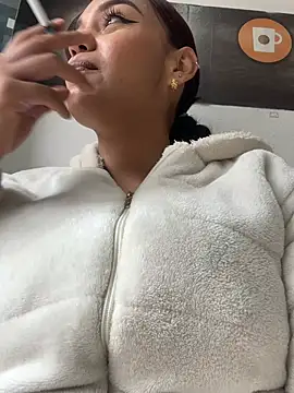 Sara-77 Live Web Cam Show