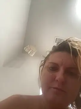 LilHoochie webcam