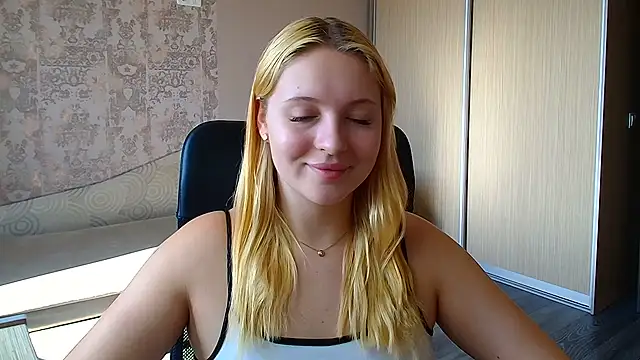 Milka_kiss_ webcam