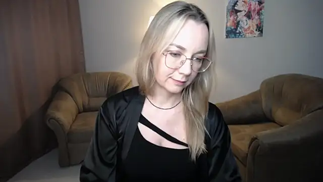 Ava_Elior webcam