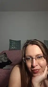 AriaEaston webcam