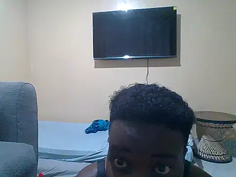 Pretty-Leaa webcam
