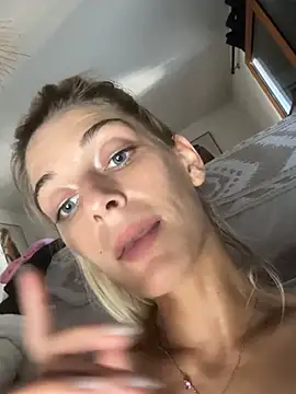 Bellalolahot