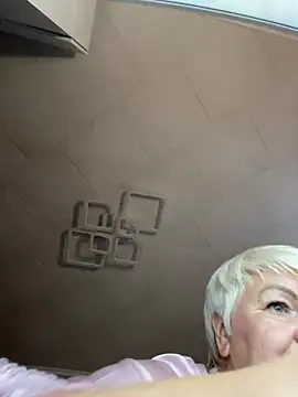 Laura_Millf webcam