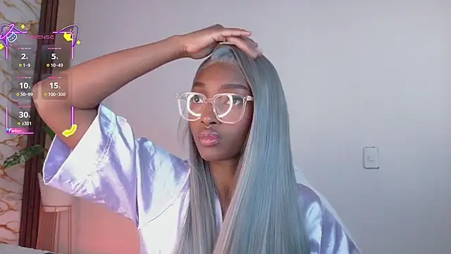 ahvi_ebony webcam