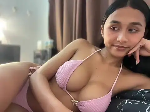 Ur_ts_morenaxx webcam